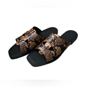 NWOT M.Gemi Stylish Snakeskin Pattern Sandals size 40.5 9.5